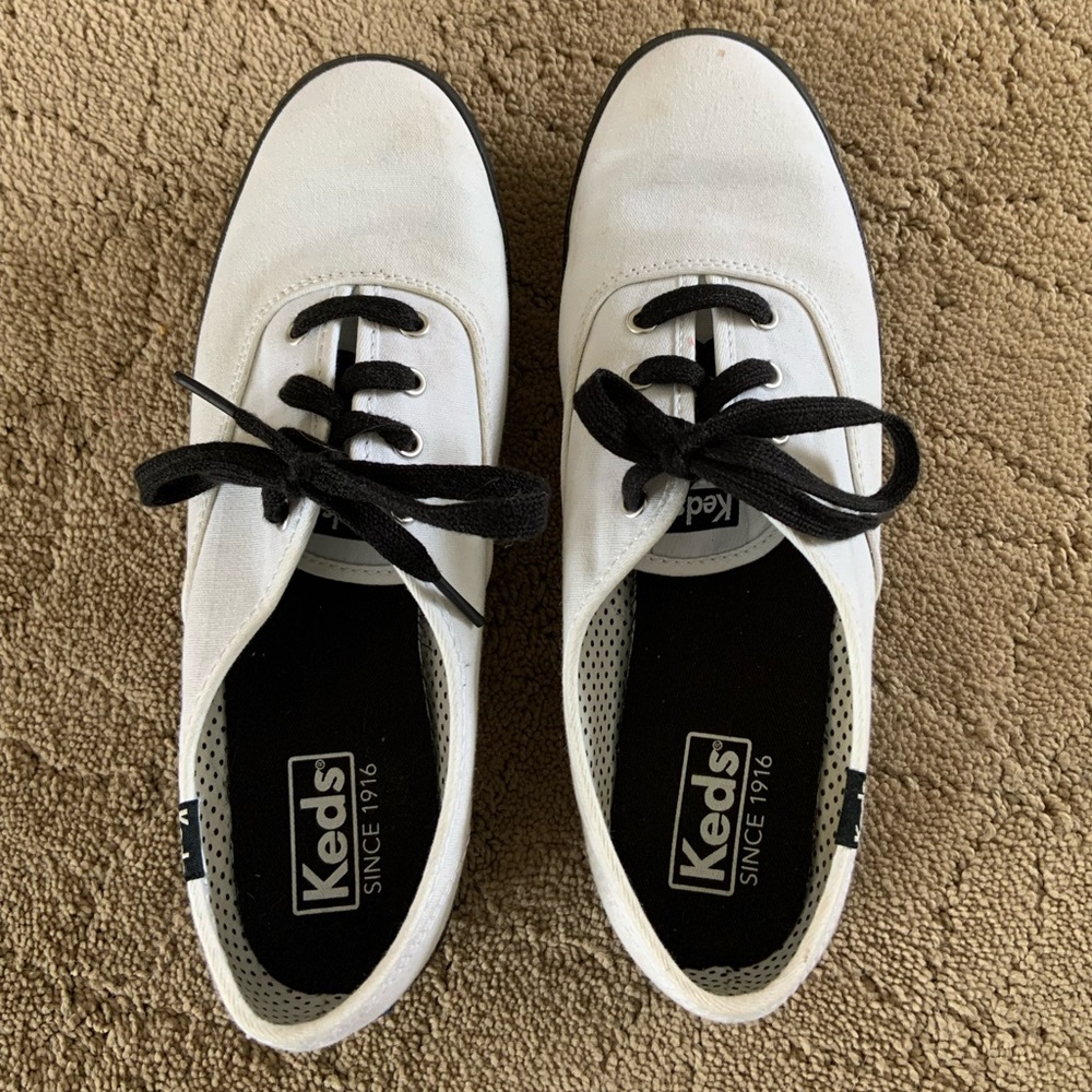 Ladies Size 7 Keds